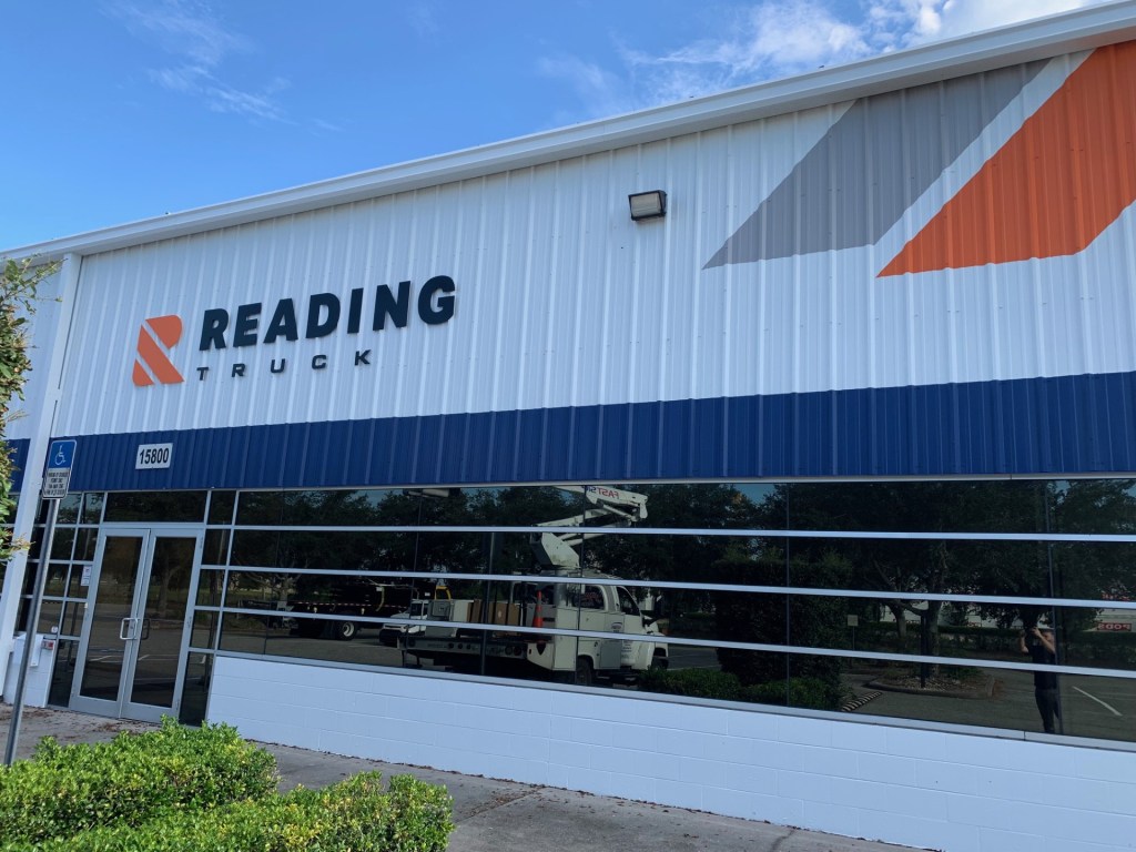 Angled view of the Reading Truck center located in Spring Hill, Florida.
